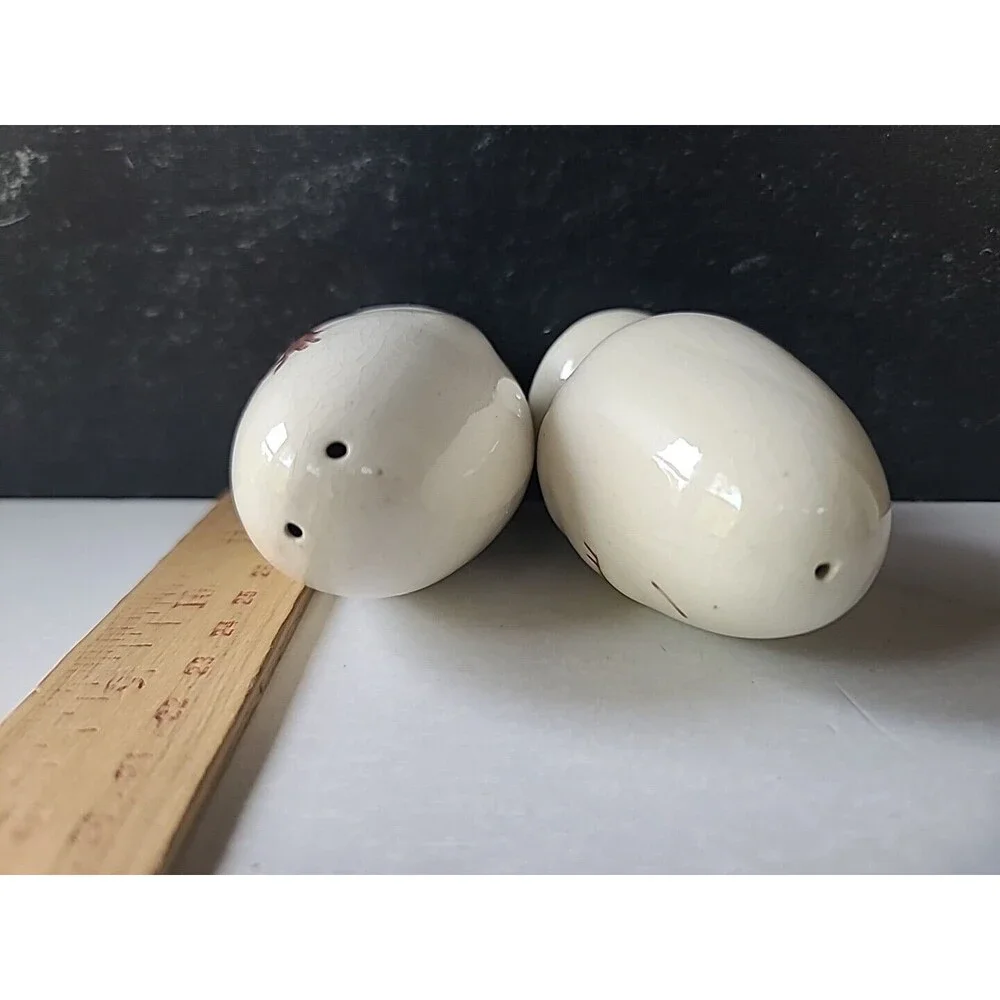 Egg Head Salt And Pepper Shakers Vintage, READ